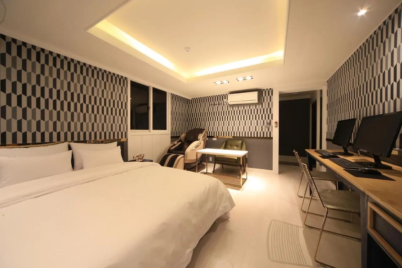 Hotel Cheese Busan 3*,