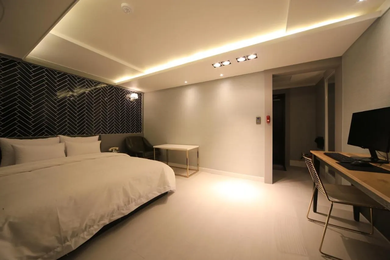 Hotel Cheese Busan 3*,